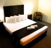 Country Plaza Motor Inn - Accommodation BNB