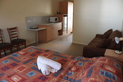 Country Roads Motor Inn - Gayndah - Accommodation BNB 2