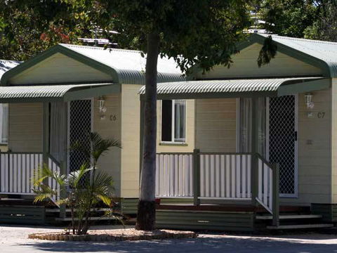 Emerald Cabin & Caravan Village - Accommodation BNB 0