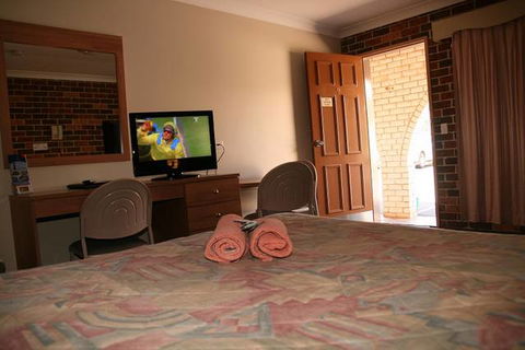 Forest Lodge Motor Inn & Restaurant - Accommodation BNB 1