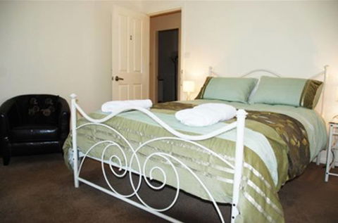 Gloucester On Avon Bed And Breakfast - Accommodation BNB 1