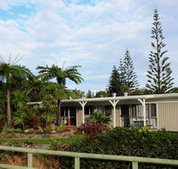 Hibiscus Regal Apartments - Accommodation BNB