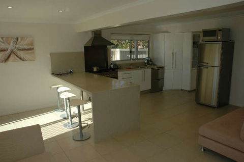 Joylaine Beach House - Accommodation BNB 0