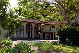 Poinciana Motel - Accommodation BNB 1