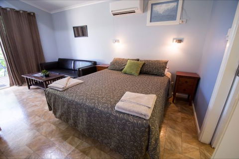 Daly Waters Historic Pub - Accommodation BNB 10
