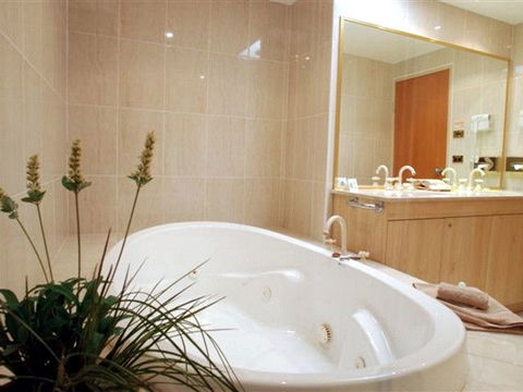 Hermitage Campbelltown - Accommodation BNB 2