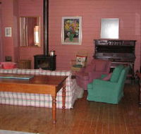 The Old School Country Retreat - Accommodation BNB