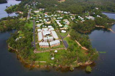 Tinaroo Lake Resort - Holiday Apartments - Accommodation BNB 1