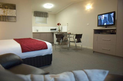 Tower Motor Inn - Accommodation BNB 5