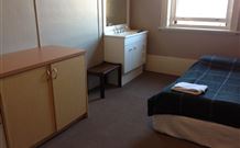 Royal Hotel Yass - Yass - Accommodation BNB 0