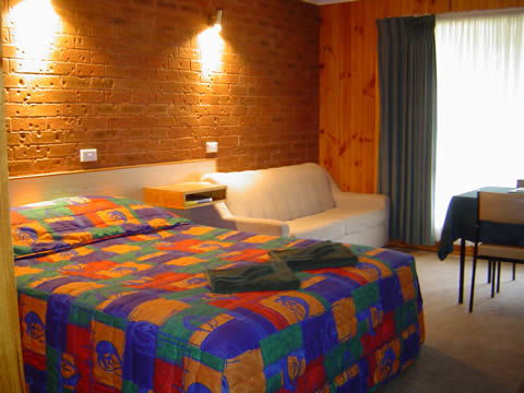 Country Roads Motor Inn - Narrandera - Accommodation BNB 2