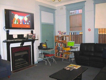 Blue Parrot Backpackers - Accommodation BNB 3