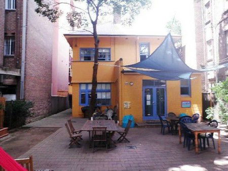 Blue Parrot Backpackers - Accommodation BNB 4
