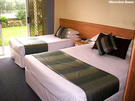 Log Cabin - Accommodation BNB 2