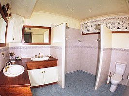 Williams Lodge - Accommodation BNB 2