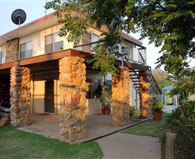 Rubyvale Gem Gallery Apartments - Accommodation BNB 1