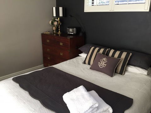 Apartments On-The-Park: The Studio - Accommodation BNB 8