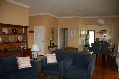 Elderslie House - Accommodation BNB 65