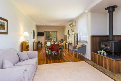 Elderslie House - Accommodation BNB 166