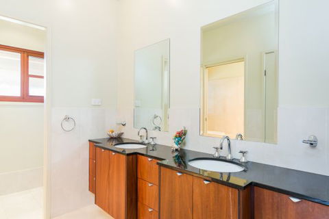 Elderslie House - Accommodation BNB 86