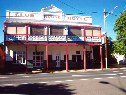 Club House Hotel - Accommodation BNB 0