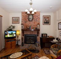 Tenterfield Historic Luxury Cottage - Accommodation BNB