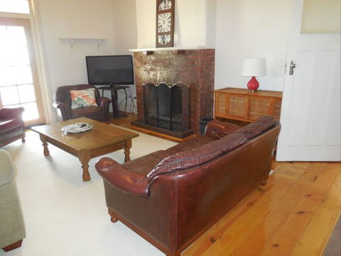 Book Keepers Cottage Waikerie - Accommodation BNB 5