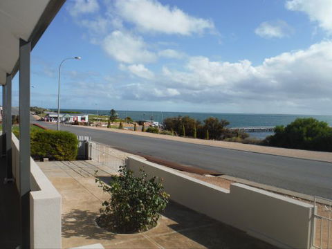 Jetty Views - Accommodation BNB 1