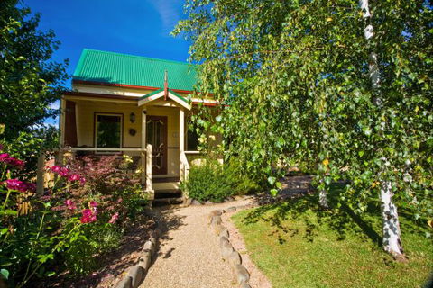 Autumn Abode Cottages - Accommodation BNB 2