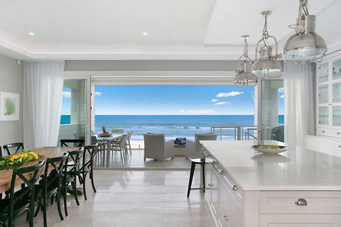 Oceans 74 - An Elite Holiday Home - Accommodation BNB 9