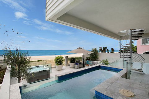 Oceans 74 - An Elite Holiday Home - Accommodation BNB 11