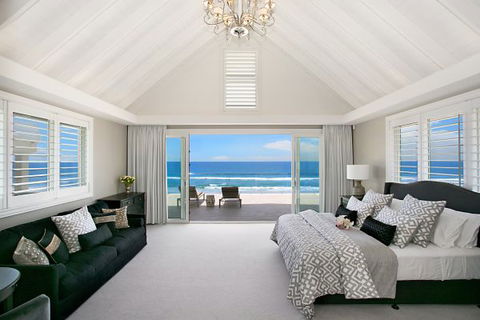 Oceans 74 - An Elite Holiday Home - Accommodation BNB 12