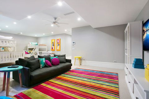 Oceans 74 - An Elite Holiday Home - Accommodation BNB 16