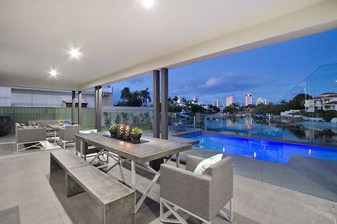 Oceans 74 - An Elite Holiday Home - Accommodation BNB 20