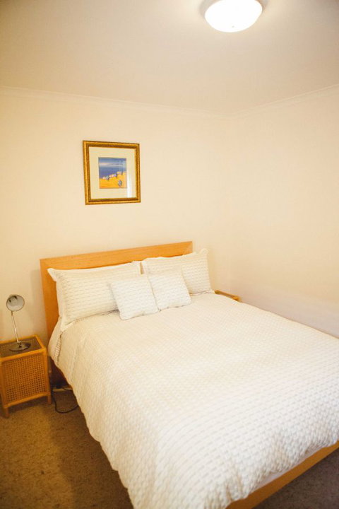 Unit 2 - Accommodation BNB 8