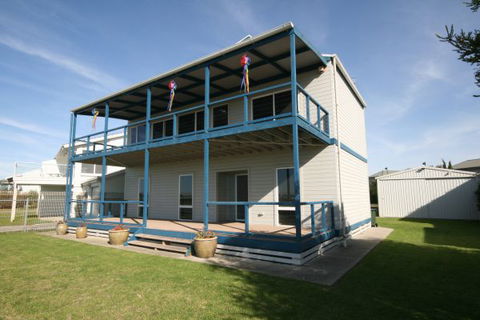 LJ Hooker Goolwa Holiday Rentals - 25 Barrage Road, Goolwa South - Accommodation BNB 0