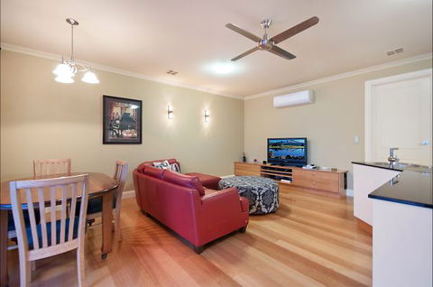 Mount Gambier Accommodation - Accommodation BNB 5