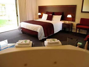 Comfort Inn Deakin Palms - Accommodation BNB 0