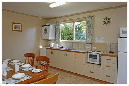 Amos House  & Swansea  Villas - Accommodation BNB 3