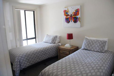 Cliff House Beachfront Villas - Accommodation BNB 3