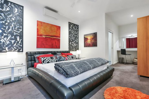 Barossa White House: The West Wing - Accommodation BNB 1