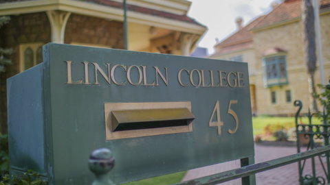 Lincoln College - Accommodation BNB 0