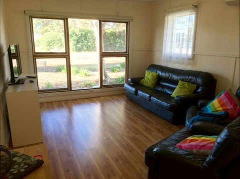 Mel Jays In Kingscote - Accommodation BNB 0