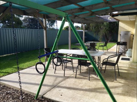 Mel Jays In Kingscote - Accommodation BNB 4