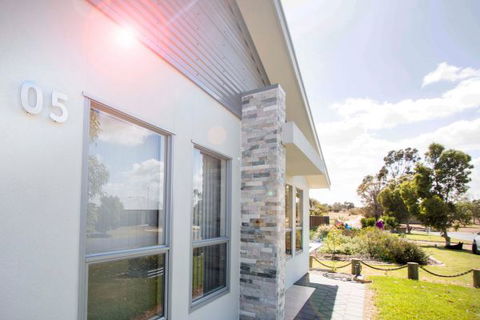 Brock's Base Wellington East - Accommodation BNB 0
