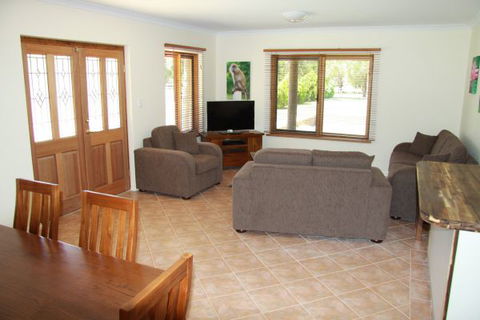 Coranda Lodge B And B - Accommodation BNB 0