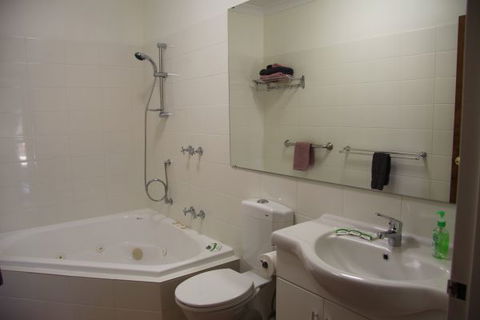 Coranda Lodge B And B - Accommodation BNB 2