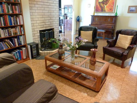 Grovely House Bed And Breakfast - Accommodation BNB 3