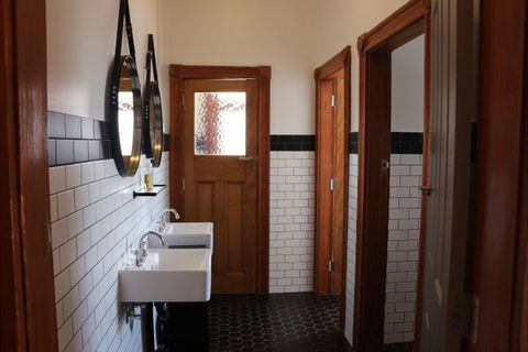 Guildford Hotel - Accommodation BNB 4