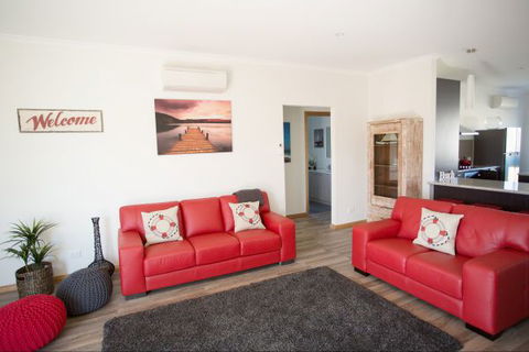 RED FIN Part Of BLUE FIN HOLIDAY HOMES - Accommodation BNB 0